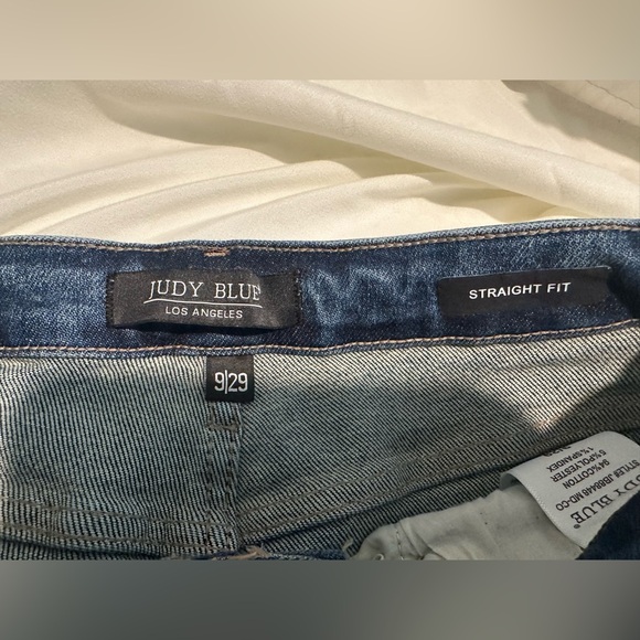 Judy Blue Jeans - Picture 2 of 3